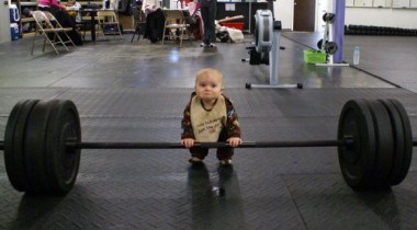 kid-lifting-barbell